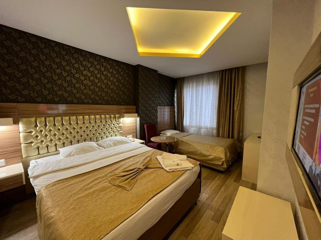 Grand Ezel Hotel Мерсин Екстериор снимка