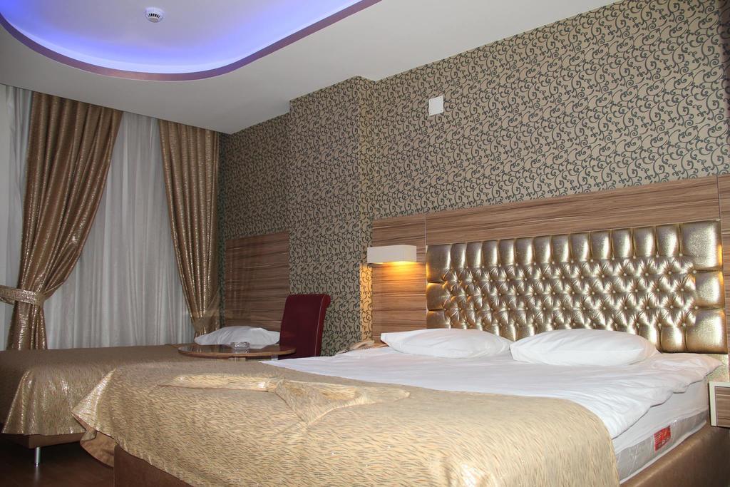 Grand Ezel Hotel Мерсин Екстериор снимка